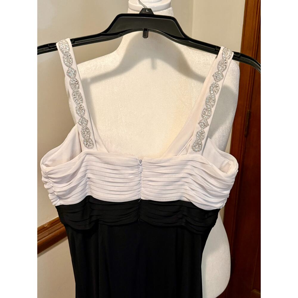 Alex Evenings Beaded Black & Ivory Formal Gown Size 6 - Picture 9 of 13